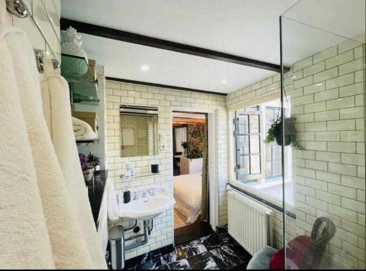 The Enlightened House Luxury Suites アムステルダム エクステリア 写真